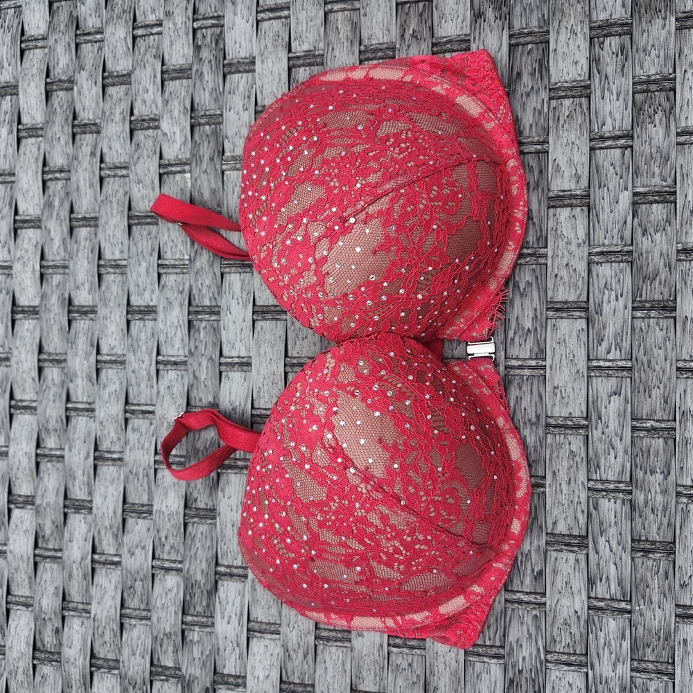 Victoria's Secret Lace Bra in Vibrant Pink
